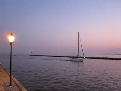 Sandspit Park Beach & Marina