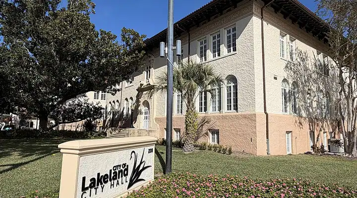 A local view of Lakeland, FL