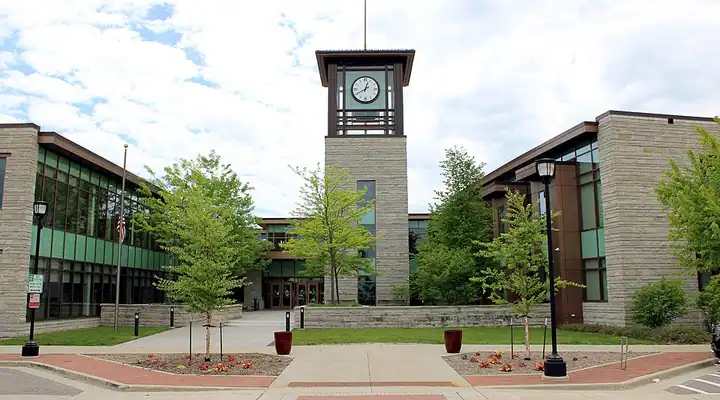A local view of Oak Creek, WI