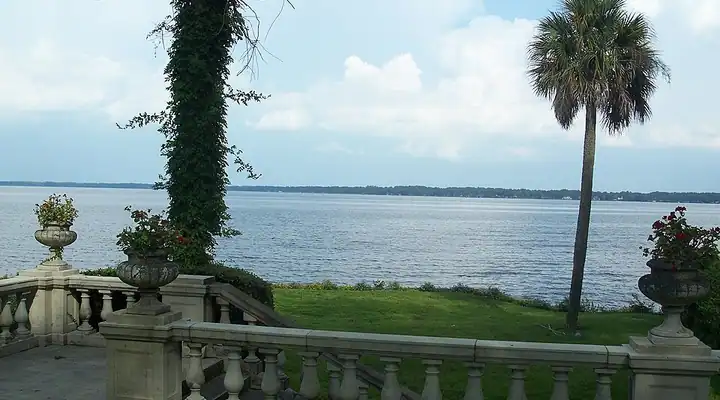 A local view of Orange Park, FL