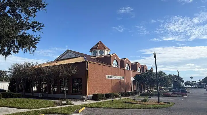A local view of Tavares, FL